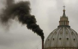 Los cardenales que no hablaban italiano ralentizaron las actividades el miércoles