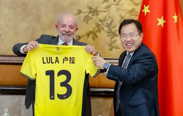 Lula hizo estas declaraciones en un Foro Empresarial Sino-Brasileño en Beijing