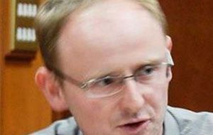 Michael Poole, ha habido agresión y personalización a comentarios, por parte del lobby contrario a la acuicultura que no han sido conducentes para una discusión civilizada