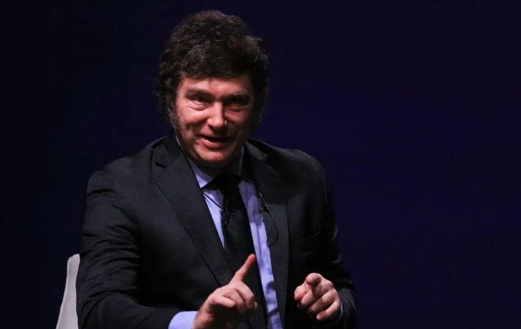 Las reformas estructurales del gobierno libertario llevarán a una inflación cero para mediados de 2025, argumentó Milei