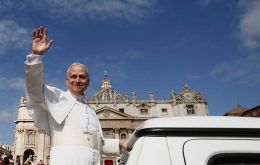 El nuevo Papa tiene doble nacionalidad, peruana y estadounidense