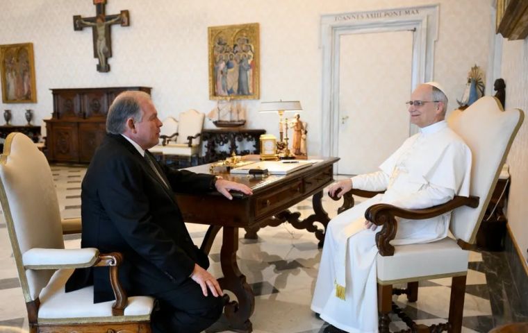 El Papa León XIV “dijo que quería venir” a Argentina, explicó Werthein