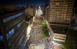 En esta edición, la consigna apeló directamente al compromiso del Ejecutivo, haciendo referencia en su título al eslogan “sabremos cumplir”. Foto: Sebastián Astorga