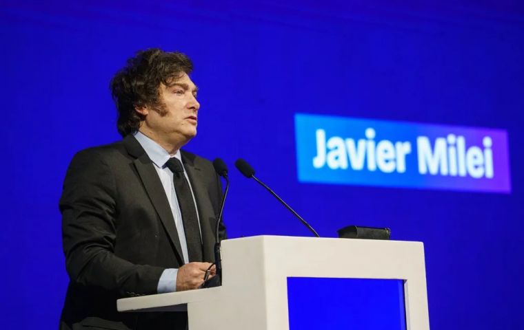 “Argentina es muy barata y va a subir como un pedo de buzo”, aseguró Milei