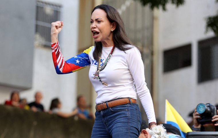 “Que quede claro quién tiene el poder: ustedes”, subrayó Machado