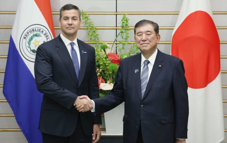 Peña se reunió el miércoles con el primer ministro Shigeru