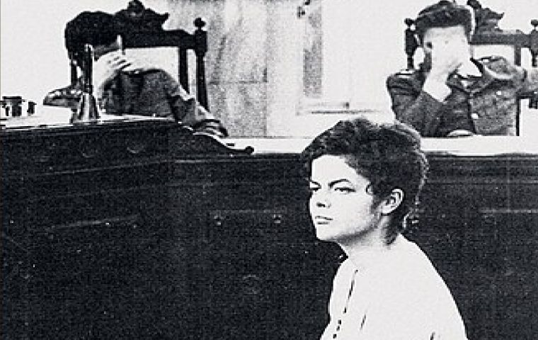 En la década de 1970, Rousseff pasó tres años detenida bajo la dictadura militar