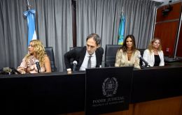 Tras la destitución de la jueza Makintach, ell tibunal debe decidir sobre los pasos a seguir