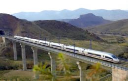 Viana insistió en que el ferrocarril era una alternativa al Canal de Panamá