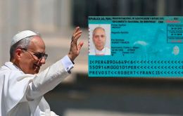 El Papa León XIV actualizó su dirección y foto para un nuevo DNI electrónico 3.0 sin vencimiento