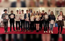 El grupo de estudiantes premiados. Se trata del Programa Príncipe Felipe que comprende cuatro secciones principales para el desarrollar personalidad y metas