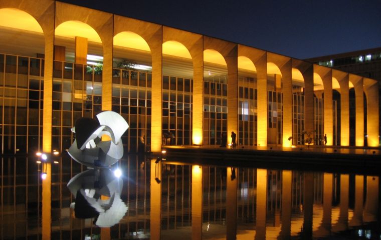 Brasilia “sigue con profunda preocupación la ofensiva aérea israelí”, declaró Itamaraty (Ministerio de Relaciones Exteriores de Brasil) en un comunicado