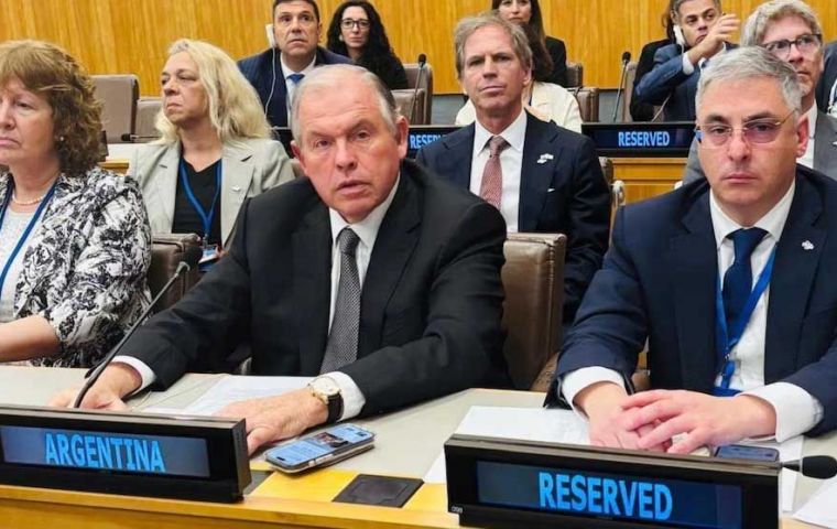 El ministro argentino de Relaciones Exteriores, Comercio Internacional y Culto, Gerardo Werthein, es un confidente y asesor muy cercano del presidente Javier Milei.