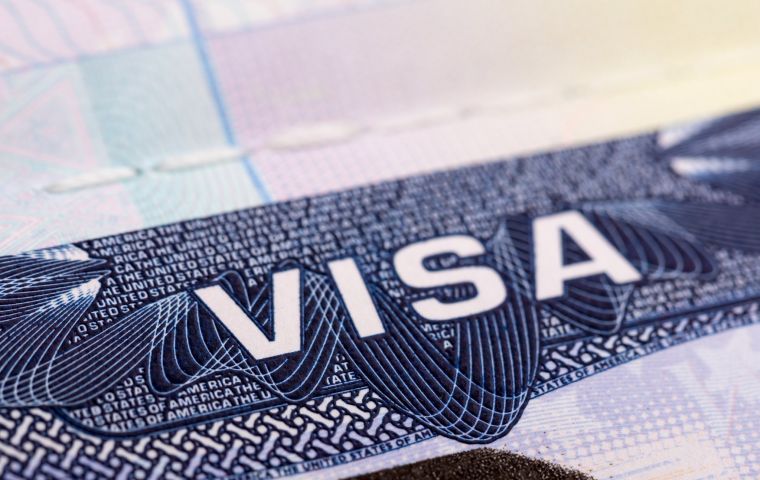 Una visa estadounidense es un privilegio para quienes la obtienen, recordó la Embajada