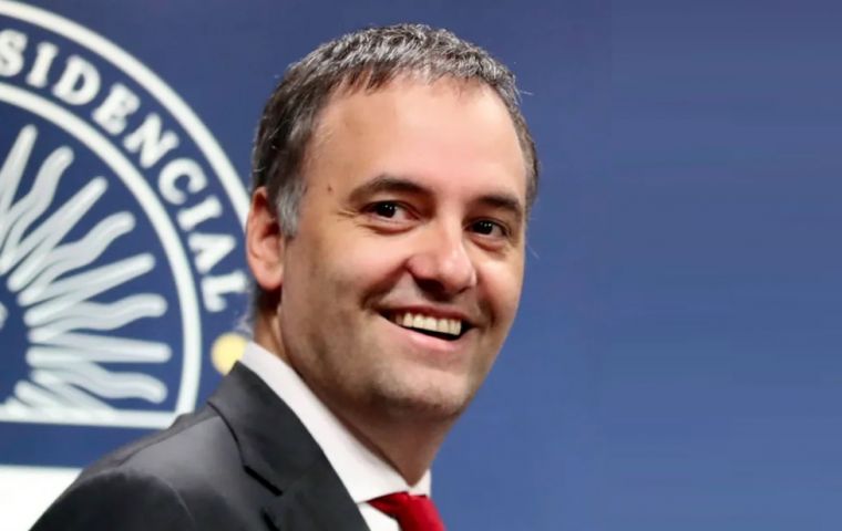 Esta medida se ajusta a la concepción de Estado de este Gobierno, explicó Adorni