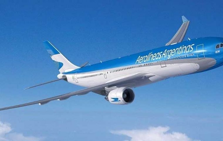 Los vuelos de Aerolíneas Argentinas hacia y desde Brasil no se verán afectados, ya que la sanción no está relacionada con problemas de seguridad