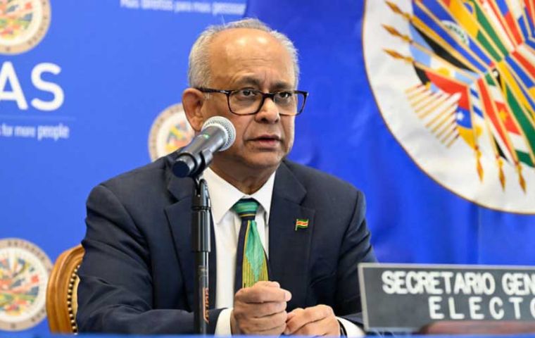 Ramdin afirmó que la soberanía de Argentina “debe ser reconocida por respeto al derecho internacional”