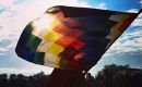 La Wiphala es un símbolo que refleja la armonía multicolor de la naturaleza, nacida de la cosmovisión de diversos pueblos indígenas y grupos sociales, argumentó el gobierno boliviano