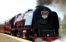 El monarca dio una emotiva despedida al tren, que incluye un vagón creado especialmente en la década de 1980