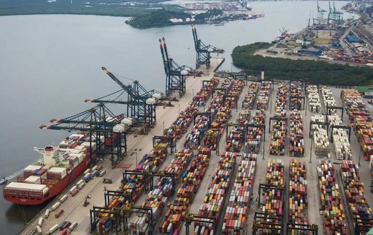 Se aplican ciertas restricciones para evitar la concentración en cualquier sector económico