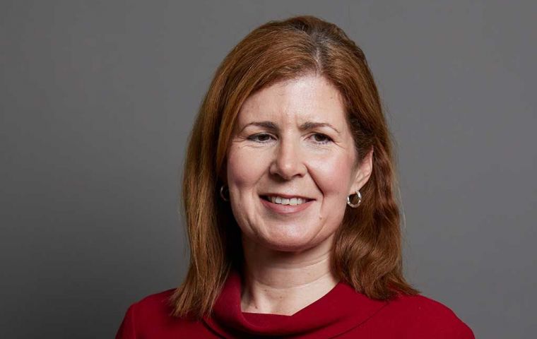 La Ministra británica para América Latina y el Caribe, Baronesa Chapman, también participó en la reciente asamblea anual de la OEA en Antigua y Barbuda