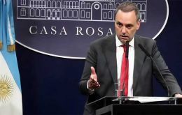 “Se ha declarado muerta la corrupción en las obras públicas”, dijo Adorni