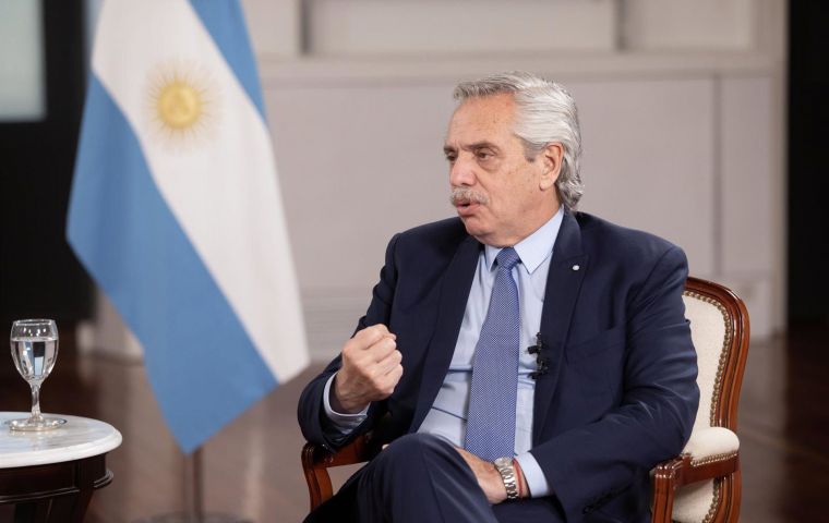 Fernández habría favorecido a un amigo corredor de seguros con la mayoría de las pólizas del gobierno