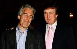 La polémica escaló luego de que The Wall Street Journal publicara una carta con contenido sexualmente gráfico —firmada presuntamente por Trump y enmarcada por un dibujo de una mujer desnuda