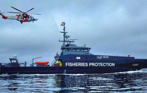 El buque de protección pesquera de las Falklands, Lilibet, que ayudó a rescatar a algunos supervivientes.