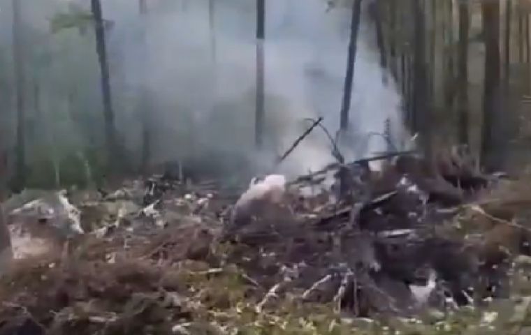 El avión se incendió durante el descenso