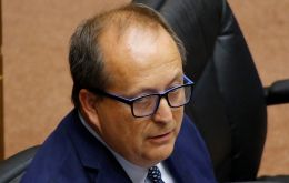 “Todo el marco institucional debe cambiar o revisarse a la luz de este nuevo fenómeno delictivo”, afirmó Valencia