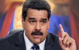 Esta medida surge tras la presentación de cargos penales contra Maduro y otros funcionarios venezolanos durante la anterior administración Trump