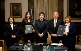 Noem no prevé que Argentina ingrese al programa de exención de visas en menos de un año