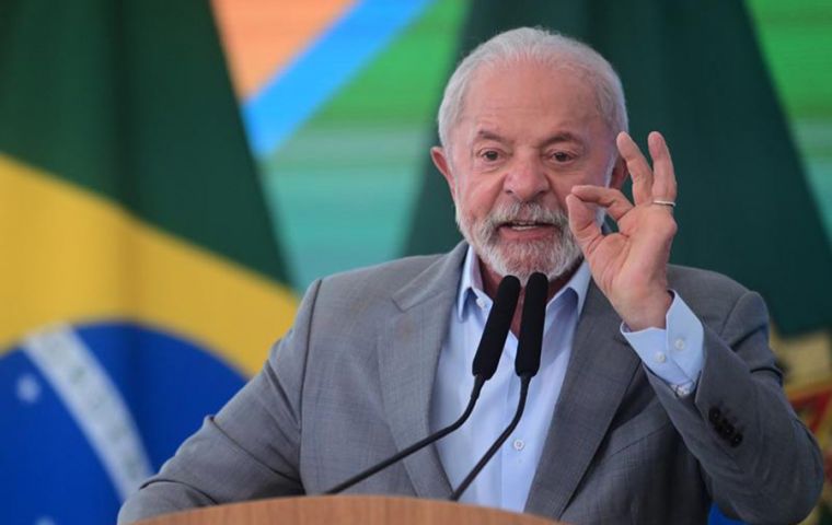 “Queremos ser respetados por nuestro tamaño. Tenemos intereses económicos y estratégicos. Queremos crecer. Y no somos una república pequeña”, añadió Lula