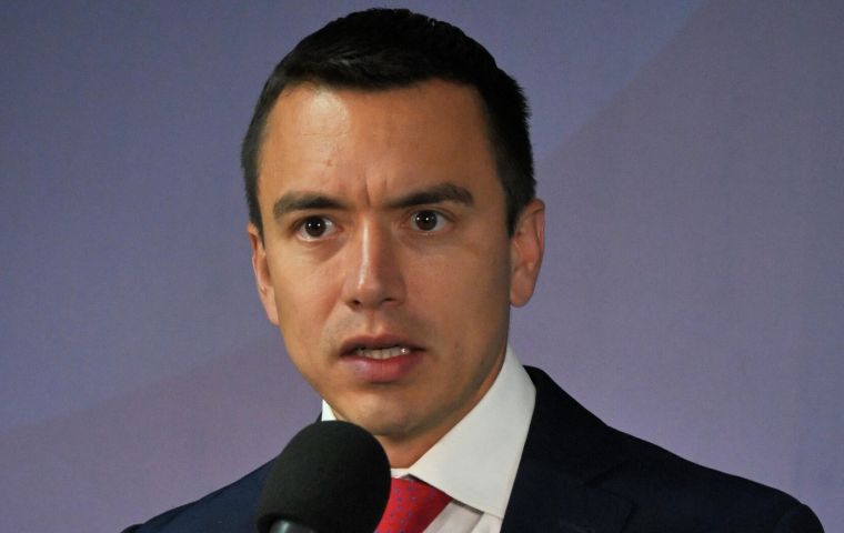 El fallo es temporal, a la espera de una decisión final sobre el asunto, por lo que Noboa aún tiene la posibilidad de aplicar sus políticas posteriormente