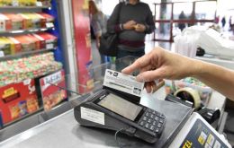 Los supermercados están desacumulando existencias ante la disminución del consumo