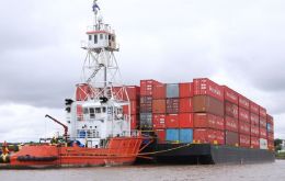 Existe una larga rivalidad entre los puertos uruguayos y argentinos por el manejo de la carga paraguaya