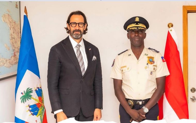 La reunión simbolizó el reconocimiento de Ottawa a Paraison