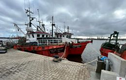La disputa comenzó por la exigencia sindical de contratar un marinero adicional en barcos costeros, medida rechazada por las empresas por el aumento de costos