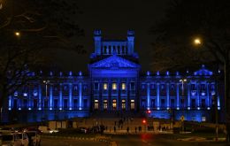 Cosse explicó que la iluminación es permanente, programable y adaptable a distintos eventos nacionales e internacionales