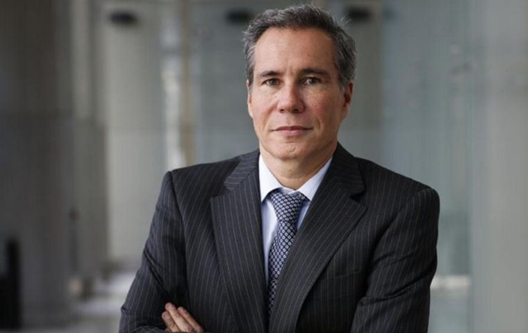 En el departamento donde vivía Nisman no encontraron ni una sola huella dactilar suya