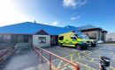 El hospital KEMH, con sus amplias instalaciones en el corazón de Stanley