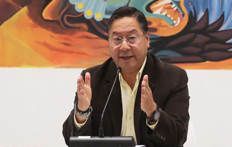 Arce contratar&aacute; abogados particulares porque se trata de un asunto personal, explic&oacute;