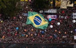 Los opositores de Bolsonaro esperan que las manifestaciones del domingo disuadan a los legisladores de seguir adelante