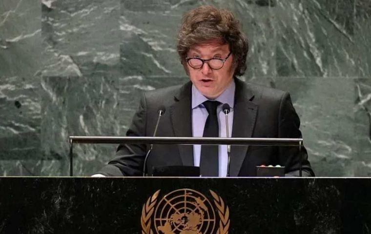 El presidente Javier Milei ante la Asamblea General se queja de que la ONU no ha avanzado en ayudar a Argentina con sus reclamaciones sobre las islas del Atlántico Sur.