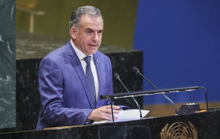 Orsi y Lubetkin reiteraron el “apoyo concreto” de Uruguay al acuerdo impulsado por Francia y Arabia Saudita y aprobado por 150 países