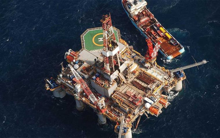 Una plataforma offshore, y qué hacer con sus instalaciones una vez concluida la explotación o si quedan insolventes los operadores 