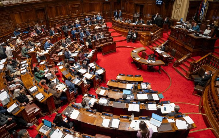 Tras cinco años de debate, el Senado habilita la muerte digna en casos de enfermedad incurable y sufrimiento extremo