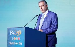 Es necesario “mantener los flujos comerciales internacionales abiertos y predecibles”, subrayó Orsi