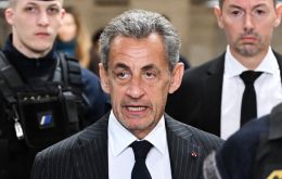 Pasarán al menos tres semanas antes de que se resuelva si se libera a Sarkozy bajo palabra a la espera de su apelación